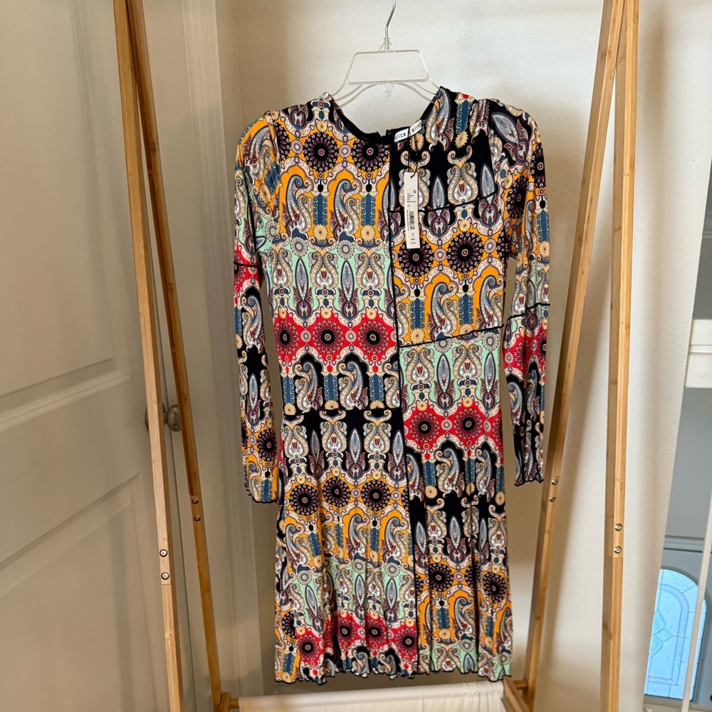 Alice + Olivia Vibrant Long Sleeve Dress